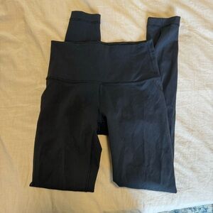 Black Lululemon Wunder under leggings